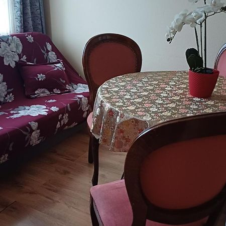 Ziemielu Mols Apartaments/Pirma Linija Pie Juras Liepāja Eksteriør bilde
